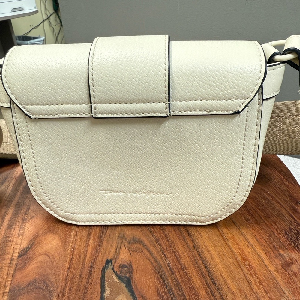 True Religion Horseshoe Buckle Crossbody Bag. - Picture 5 of 15